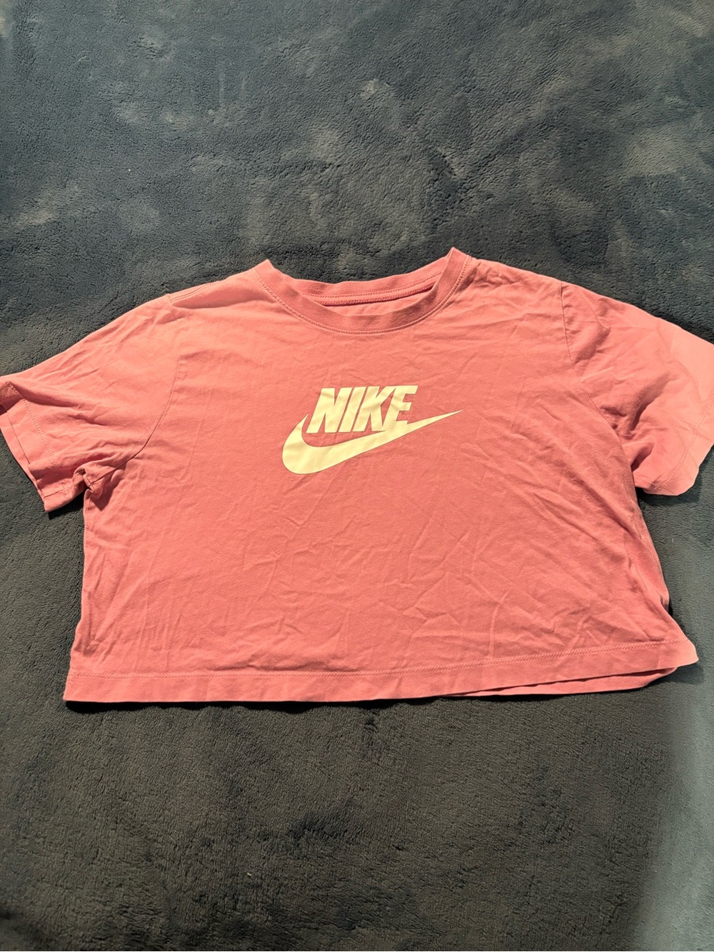 Nike Women’s Rose Pink Cropped Logo Tee